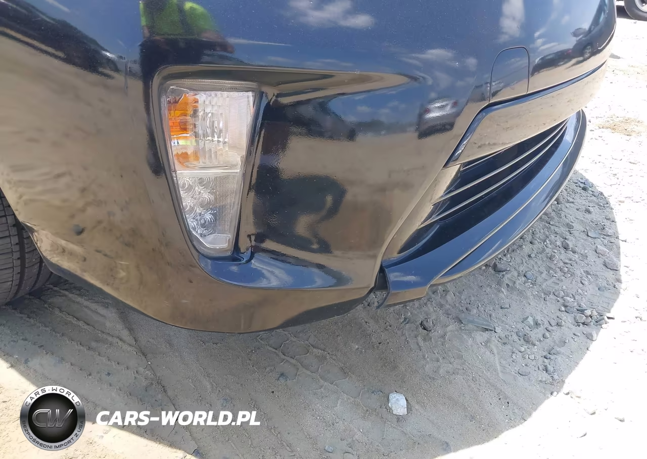 2013 Toyota Prius Two VIN:JTDKN3DU5D1682740 - 21