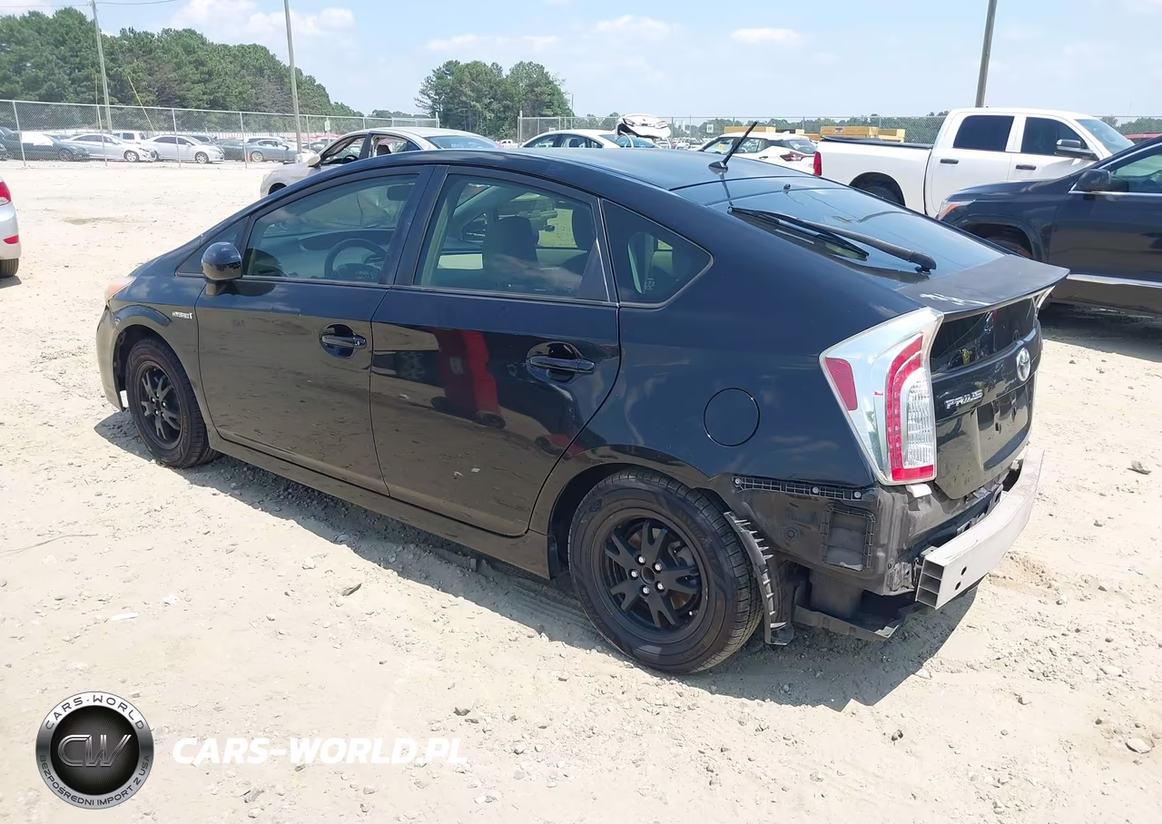 2013 Toyota Prius Two VIN:JTDKN3DU5D1682740 - 3
