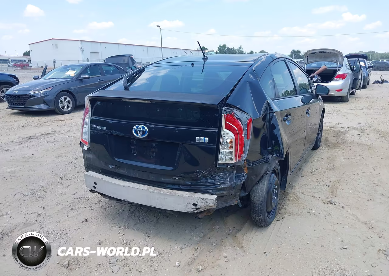 2013 Toyota Prius Two VIN:JTDKN3DU5D1682740 - 6
