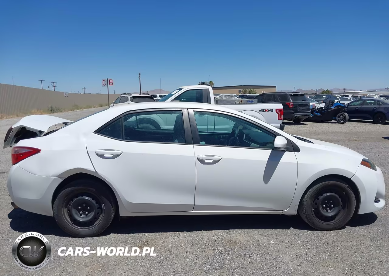 2017 Toyota Corolla Le VIN:2T1BURHE0HC912968 - 13