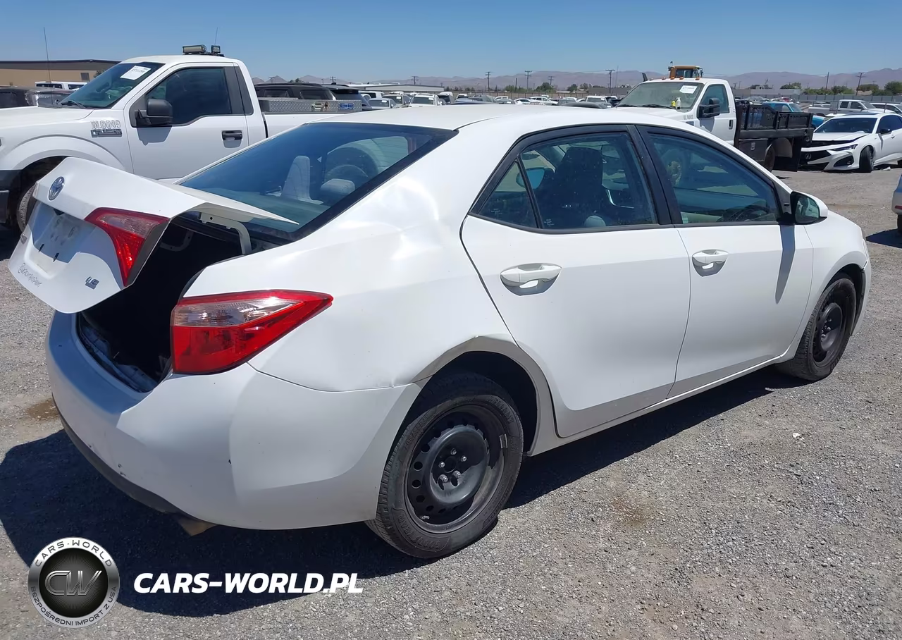 2017 Toyota Corolla Le VIN:2T1BURHE0HC912968 - 4