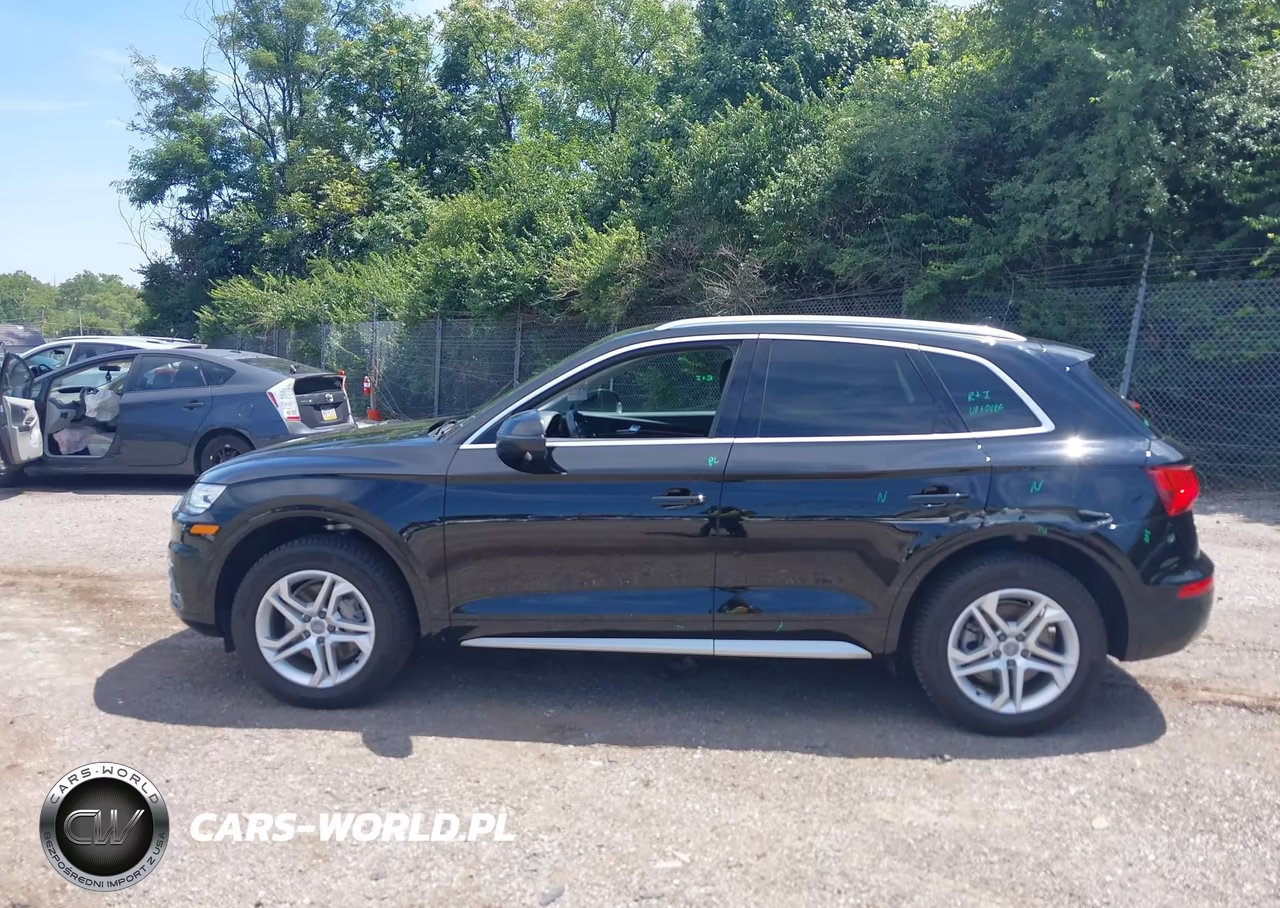 2019 Audi Q5 45 Premium VIN:WA1ANAFY2K2121929 - 14