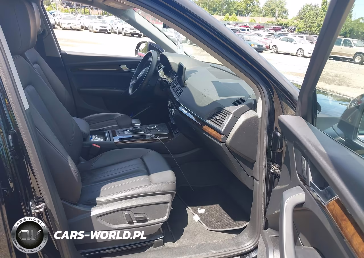 2019 Audi Q5 45 Premium VIN:WA1ANAFY2K2121929 - 5