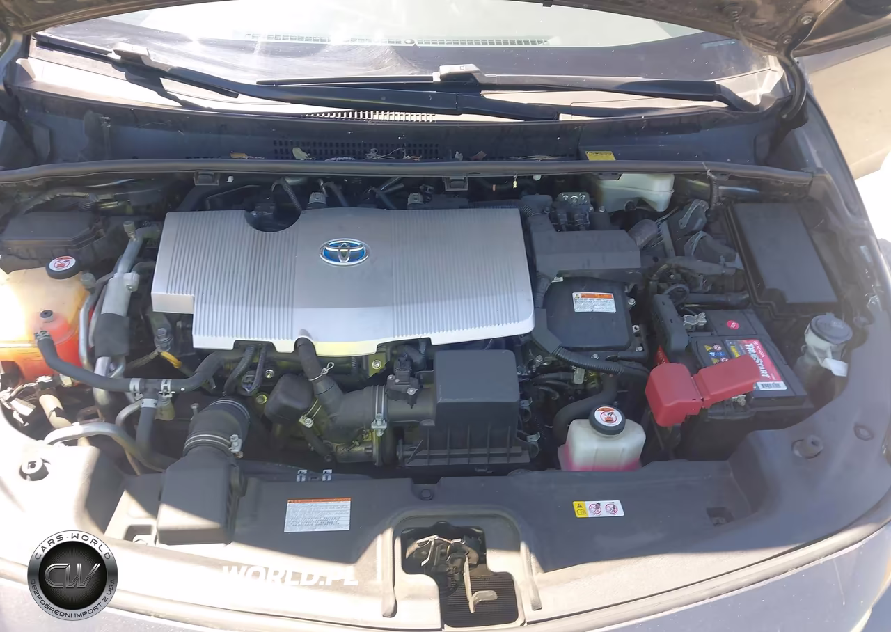 2018 Toyota Prius Prime Premium VIN:JTDKARFP1J3084232 - 10