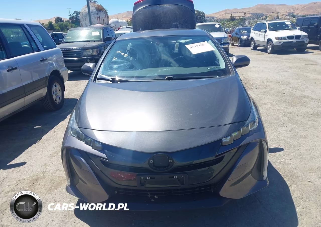 2018 Toyota Prius Prime Premium VIN:JTDKARFP1J3084232 - 13