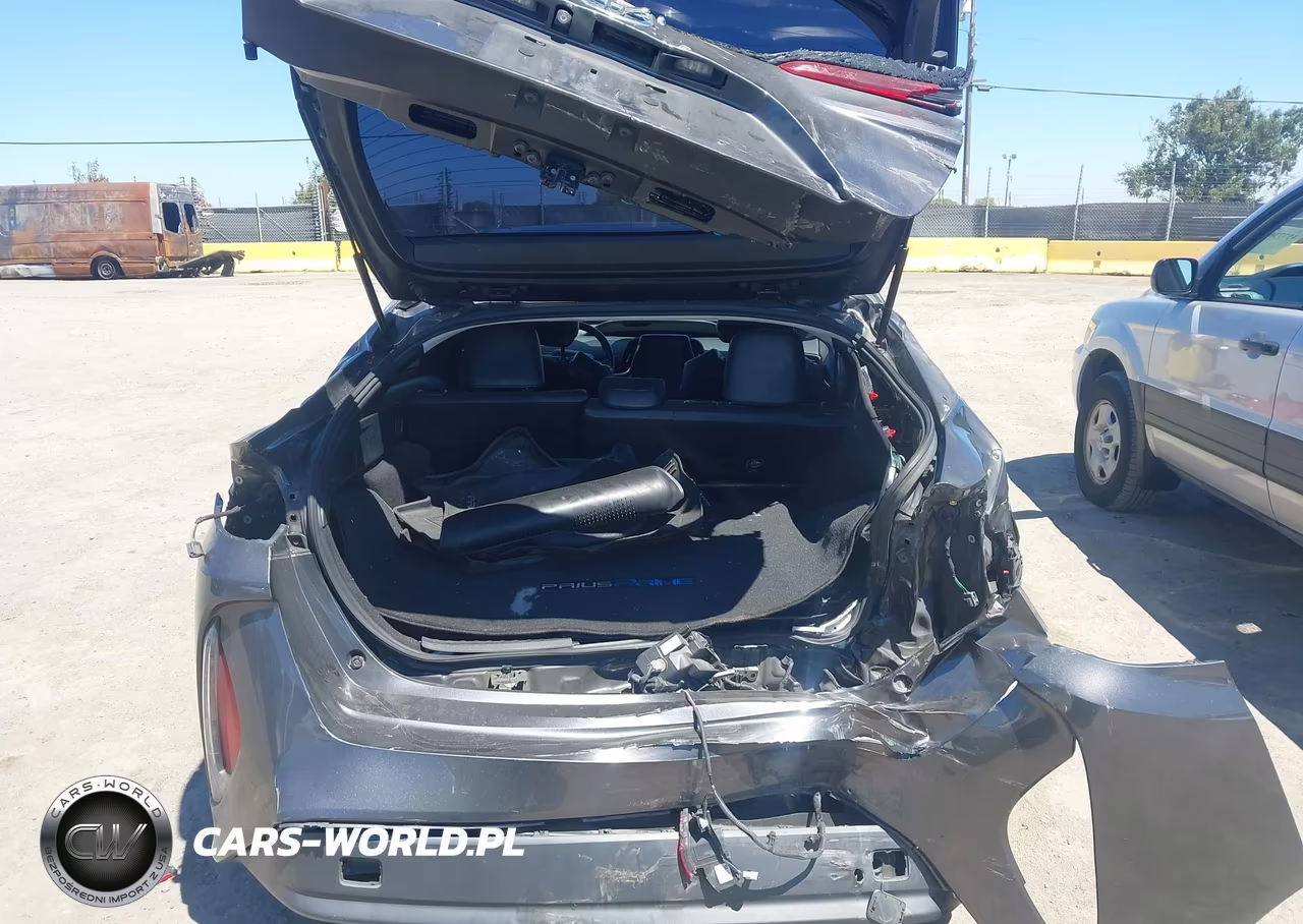 2018 Toyota Prius Prime Premium VIN:JTDKARFP1J3084232 - 17