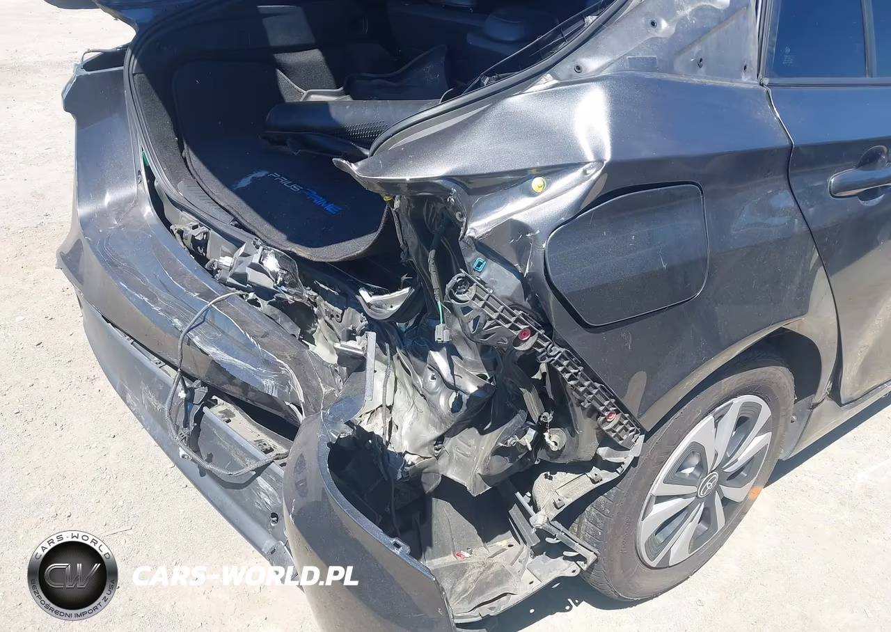 2018 Toyota Prius Prime Premium VIN:JTDKARFP1J3084232 - 18