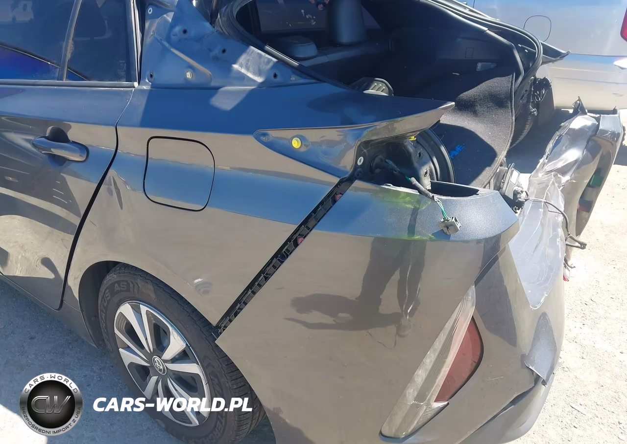 2018 Toyota Prius Prime Premium VIN:JTDKARFP1J3084232 - 19