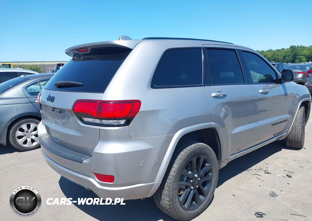 2019 Jeep Grand Cherokee Altitude 4X4 VIN:1C4RJFAG0KC534023 - 4