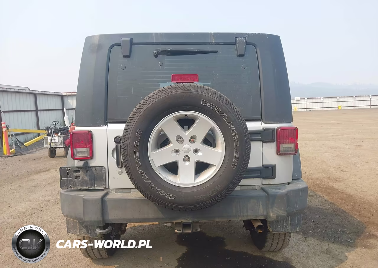 2009 Jeep Wrangler Unlimited X VIN:1J4GA39119L751932 - 16