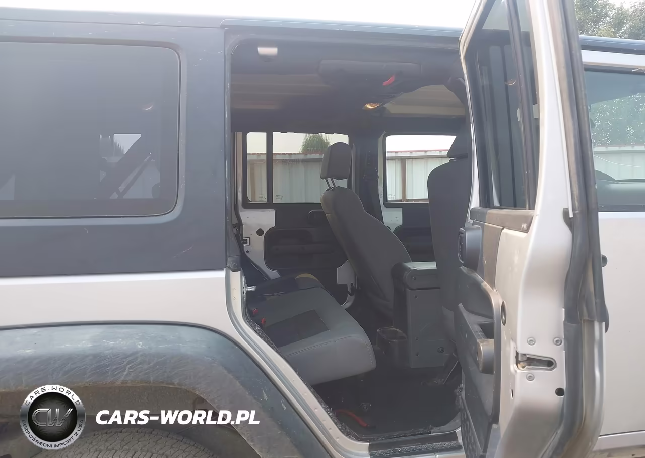 2009 Jeep Wrangler Unlimited X VIN:1J4GA39119L751932 - 8