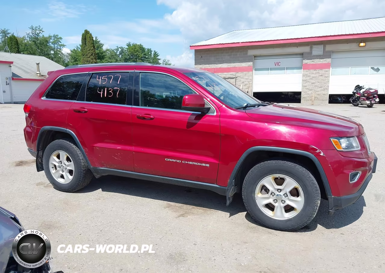 2015 Jeep Grand Cherokee Laredo VIN:1C4RJFAG0FC660727 - 13