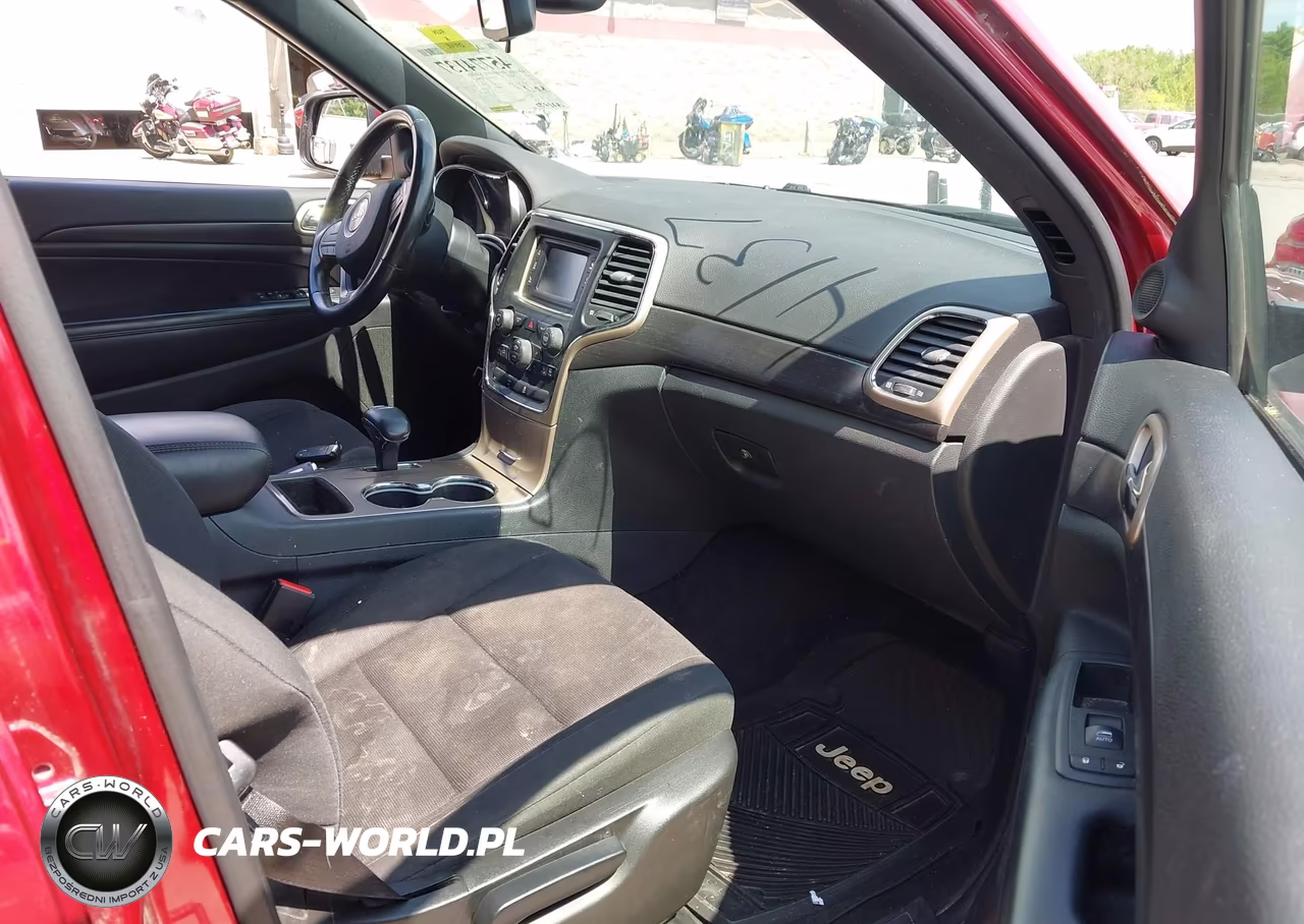 2015 Jeep Grand Cherokee Laredo VIN:1C4RJFAG0FC660727 - 5