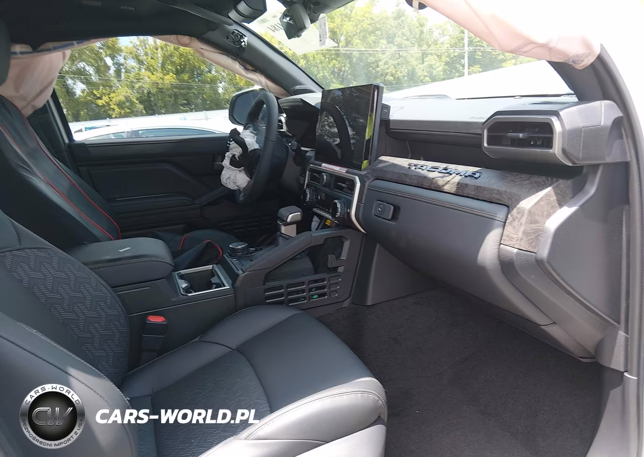 2026 Toyota Tacoma Hybrid Limited VIN:3TYLC5LN1TT071240 - 5