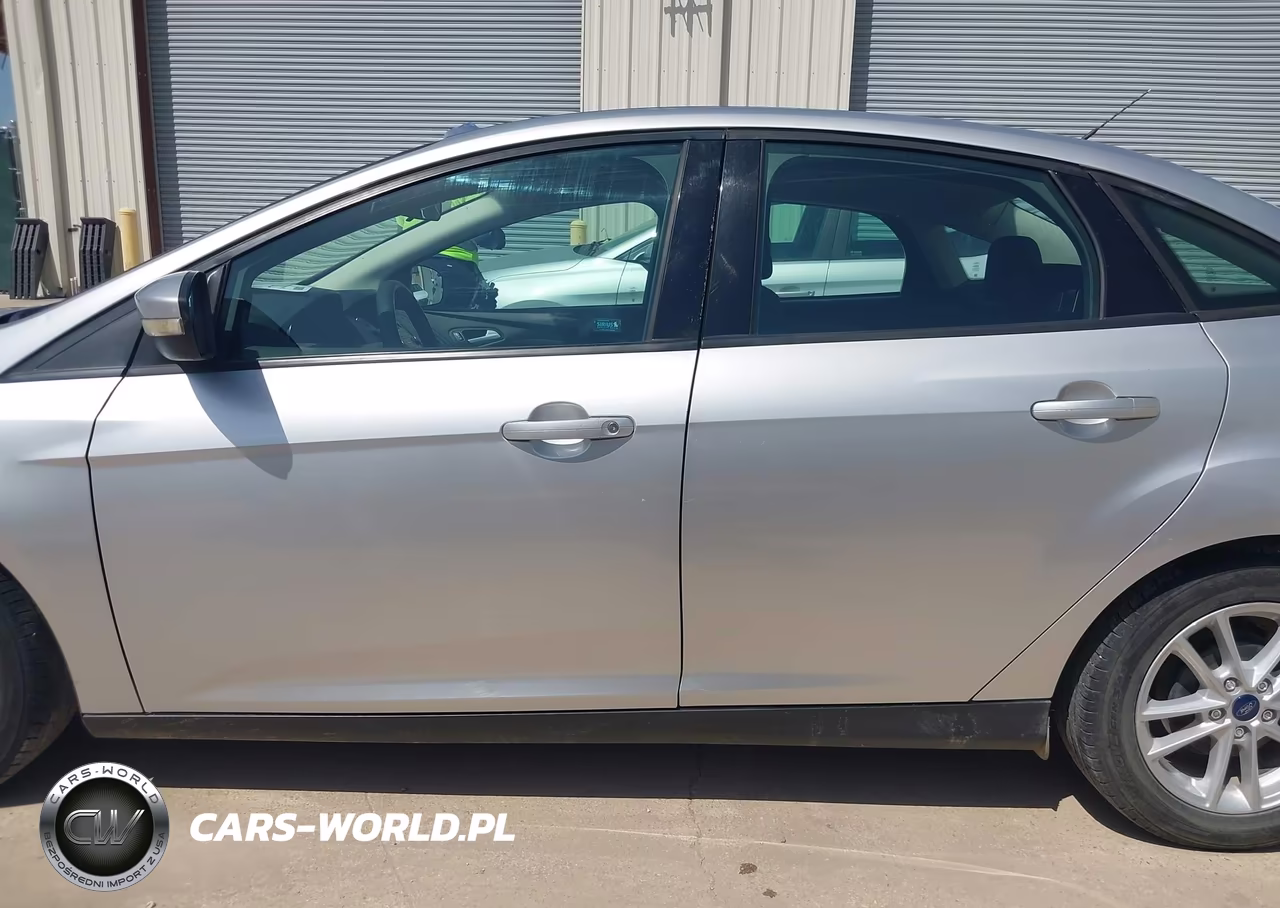 2017 Ford Focus Se VIN:1FADP3F20HL288433 - 18