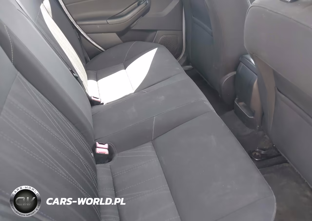 2017 Ford Focus Se VIN:1FADP3F20HL288433 - 8