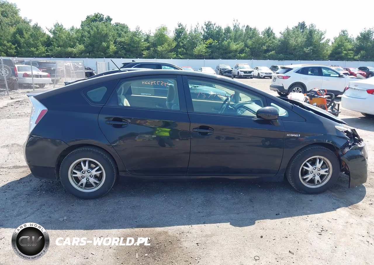 2011 Toyota Prius Two VIN:JTDKN3DU2B1477826 - 14