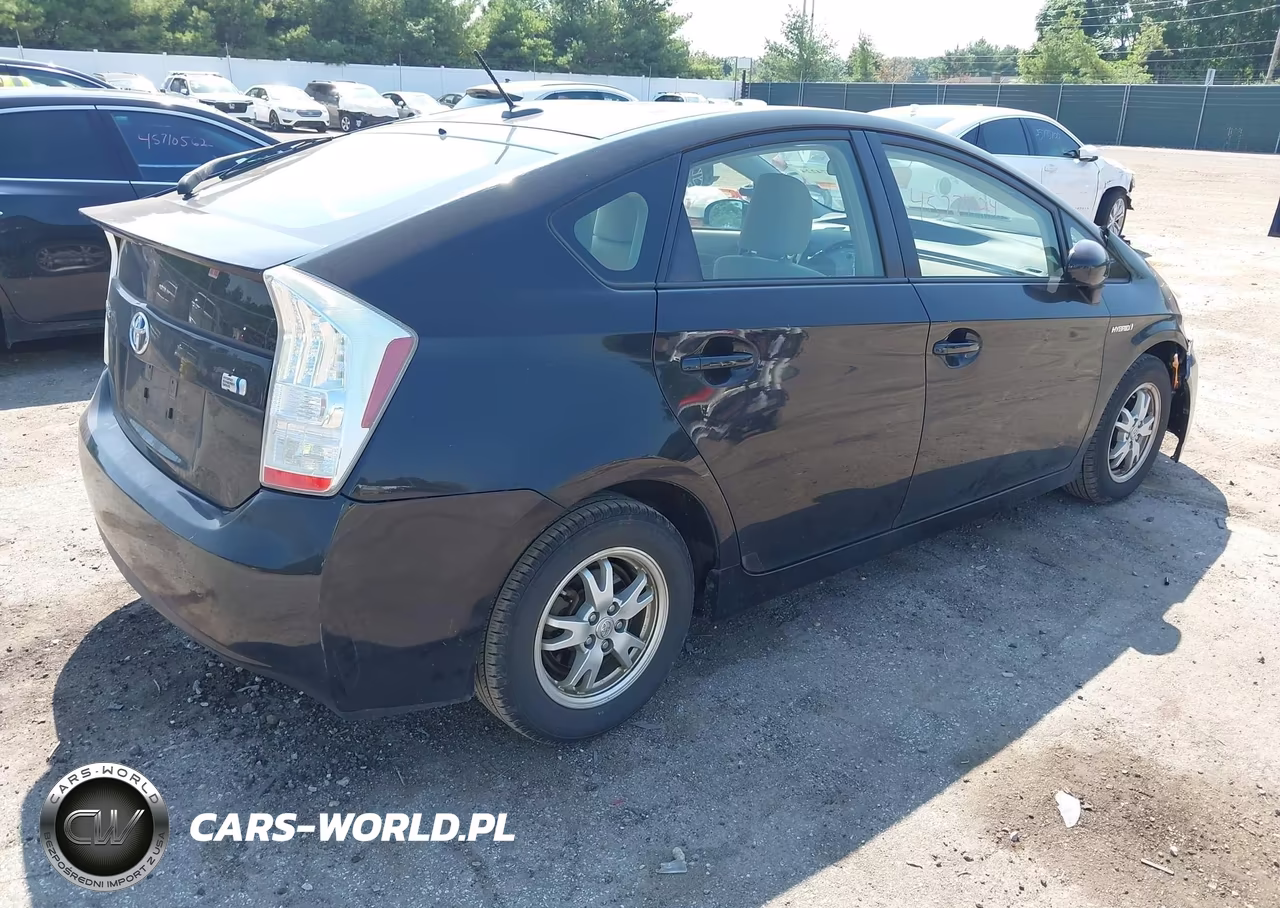 2011 Toyota Prius Two VIN:JTDKN3DU2B1477826 - 4