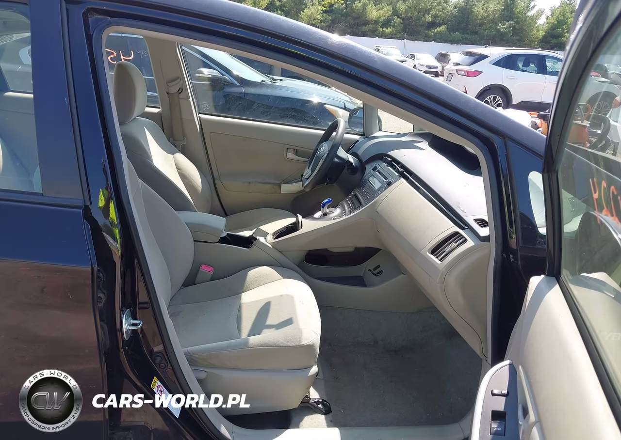 2011 Toyota Prius Two VIN:JTDKN3DU2B1477826 - 5