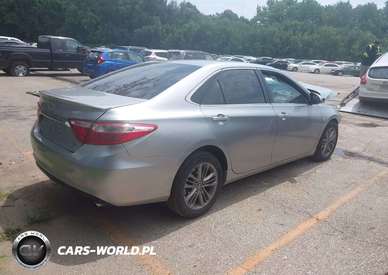 2016 Toyota Camry Se VIN:4T1BF1FK8GU518376 - 4