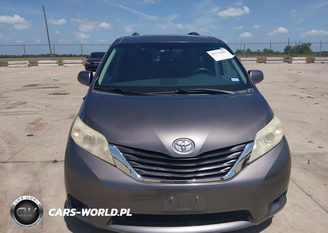 2011 Toyota Sienna Le V6 VIN:5TDKK3DC8BS013278 - 12
