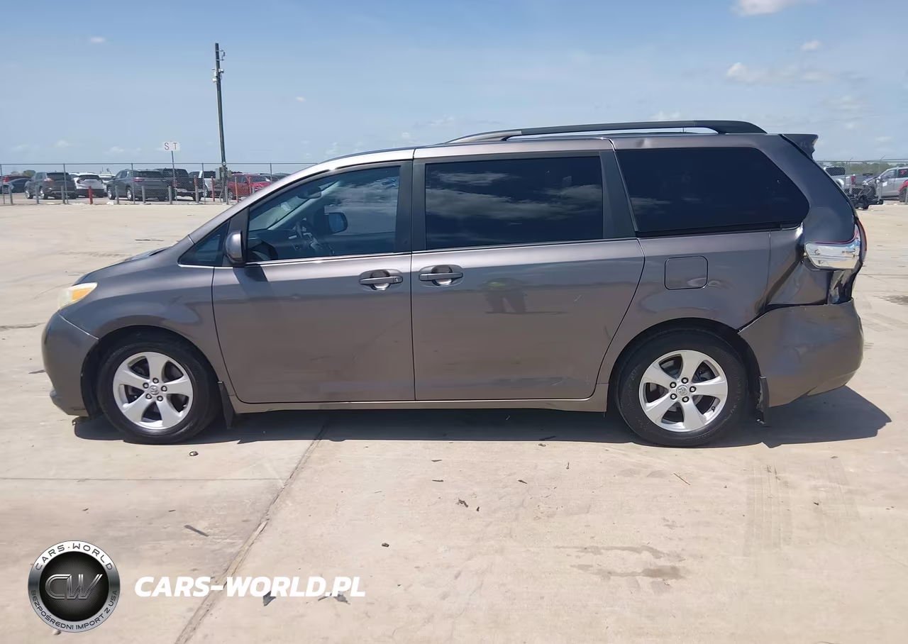 2011 Toyota Sienna Le V6 VIN:5TDKK3DC8BS013278 - 14