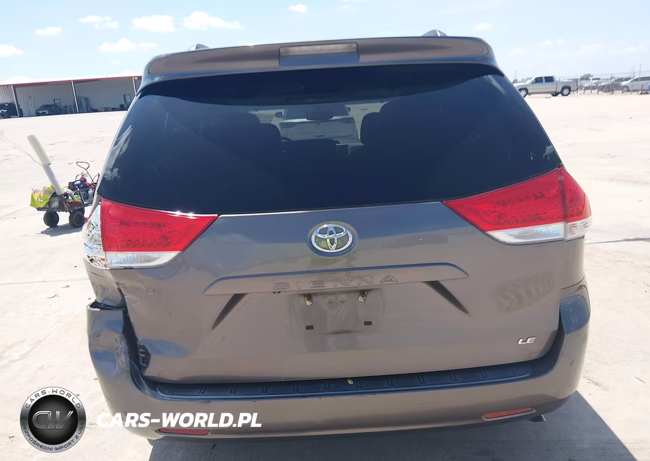 2011 Toyota Sienna Le V6 VIN:5TDKK3DC8BS013278 - 16