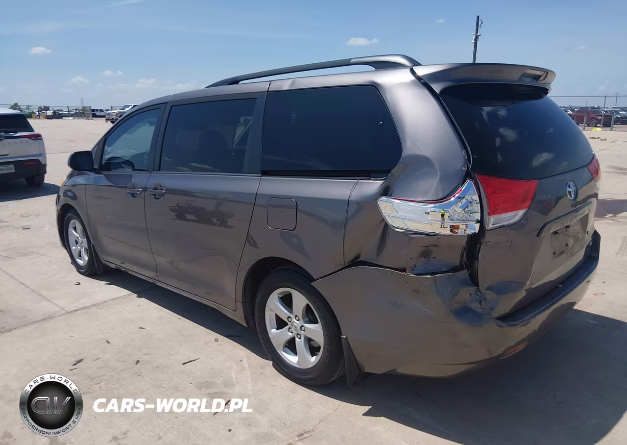 2011 Toyota Sienna Le V6 VIN:5TDKK3DC8BS013278 - 3