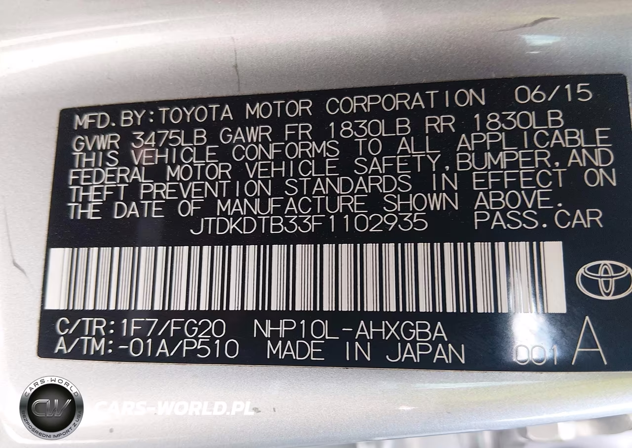 2015 Toyota Prius C Three VIN:JTDKDTB33F1102935 - 9