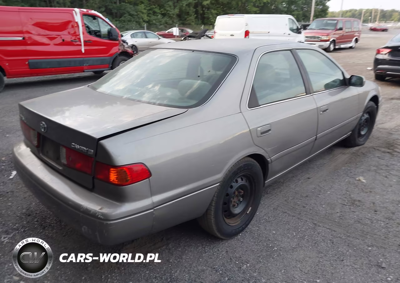2000 Toyota Camry Le VIN:4T1BG22K2YU696729 - 4
