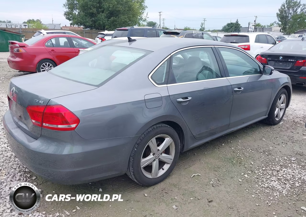 2013 Volkswagen Passat 2.0L Tdi Se VIN:1VWBN7A38DC052702 - 4
