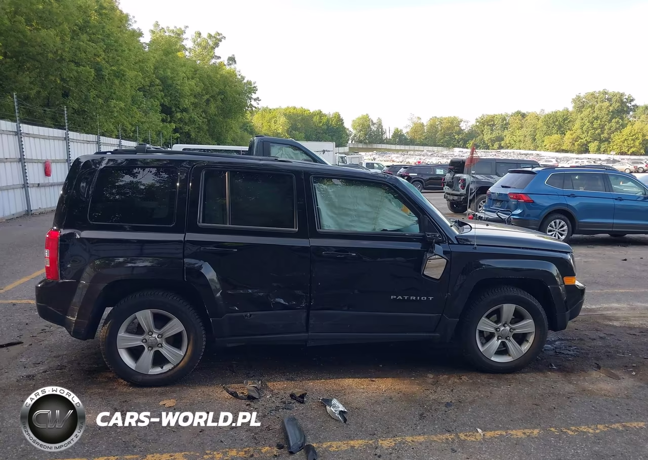 2014 Jeep Patriot Latitude VIN:1C4NJPFA2ED502147 - 13