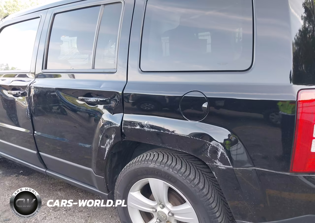 2014 Jeep Patriot Latitude VIN:1C4NJPFA2ED502147 - 19