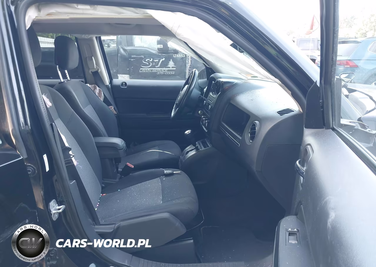 2014 Jeep Patriot Latitude VIN:1C4NJPFA2ED502147 - 5