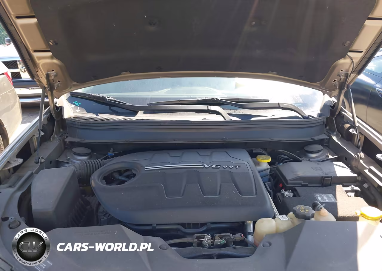 2019 Jeep Cherokee Latitude Plus 4X4 VIN:1C4PJMLX9KD122072 - 10