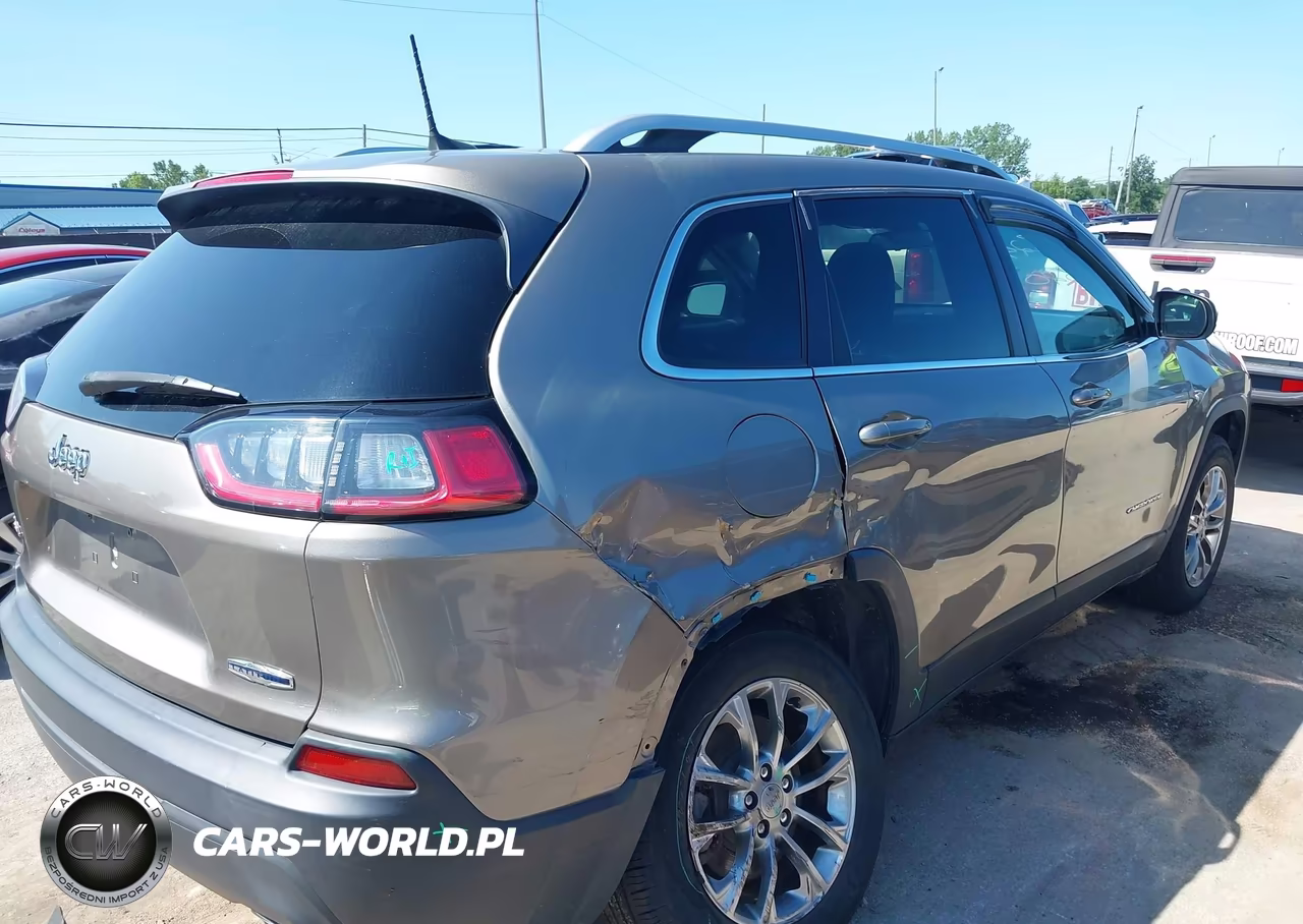 2019 Jeep Cherokee Latitude Plus 4X4 VIN:1C4PJMLX9KD122072 - 4