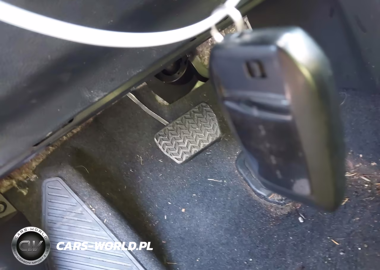 2023 Toyota Prius Xle Awd-E VIN:JTDADABU2P3005661 - 11