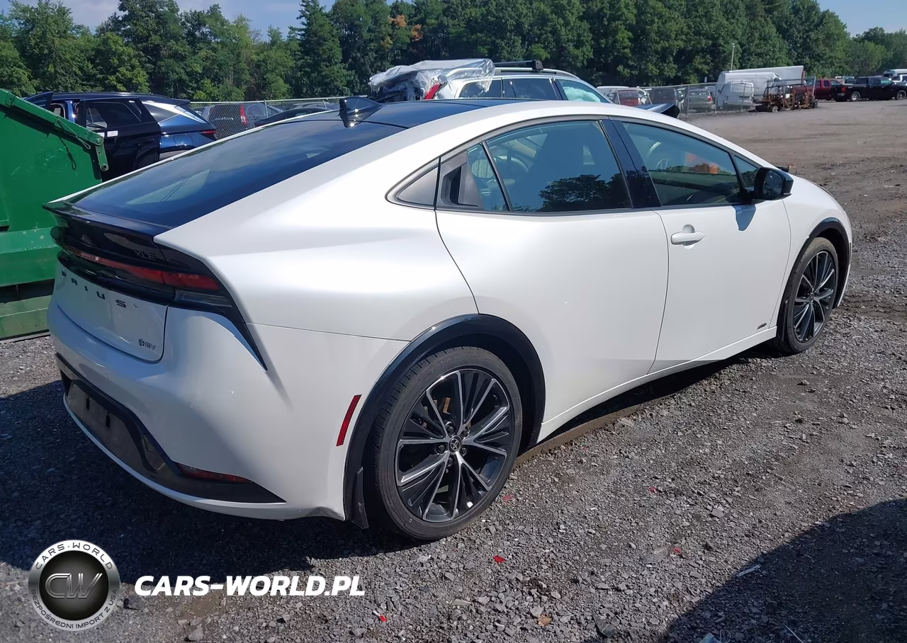 2023 Toyota Prius Xle Awd-E VIN:JTDADABU2P3005661 - 4