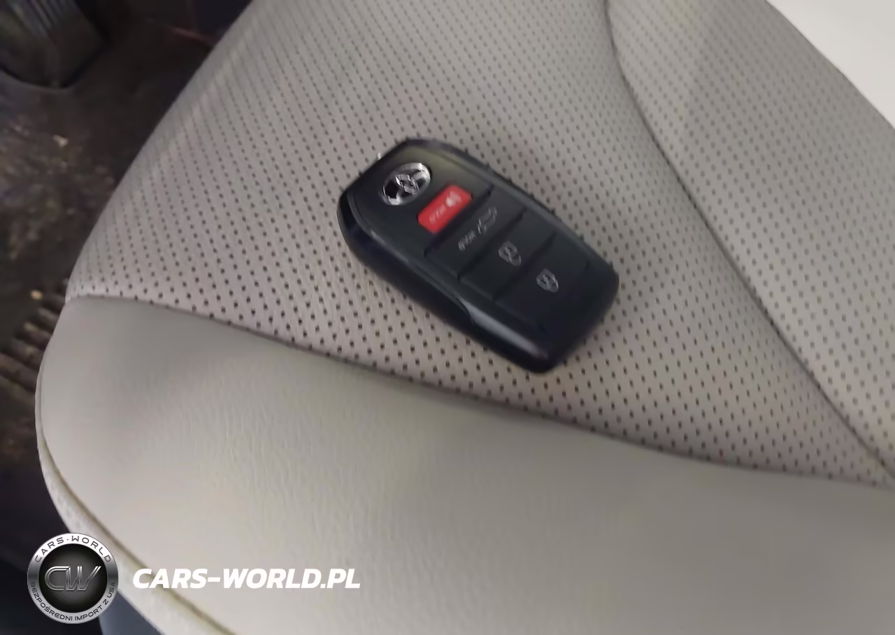 2025 Toyota Grand Highlander Hybrid Limited VIN:5TDACAB52SS060744 - 11