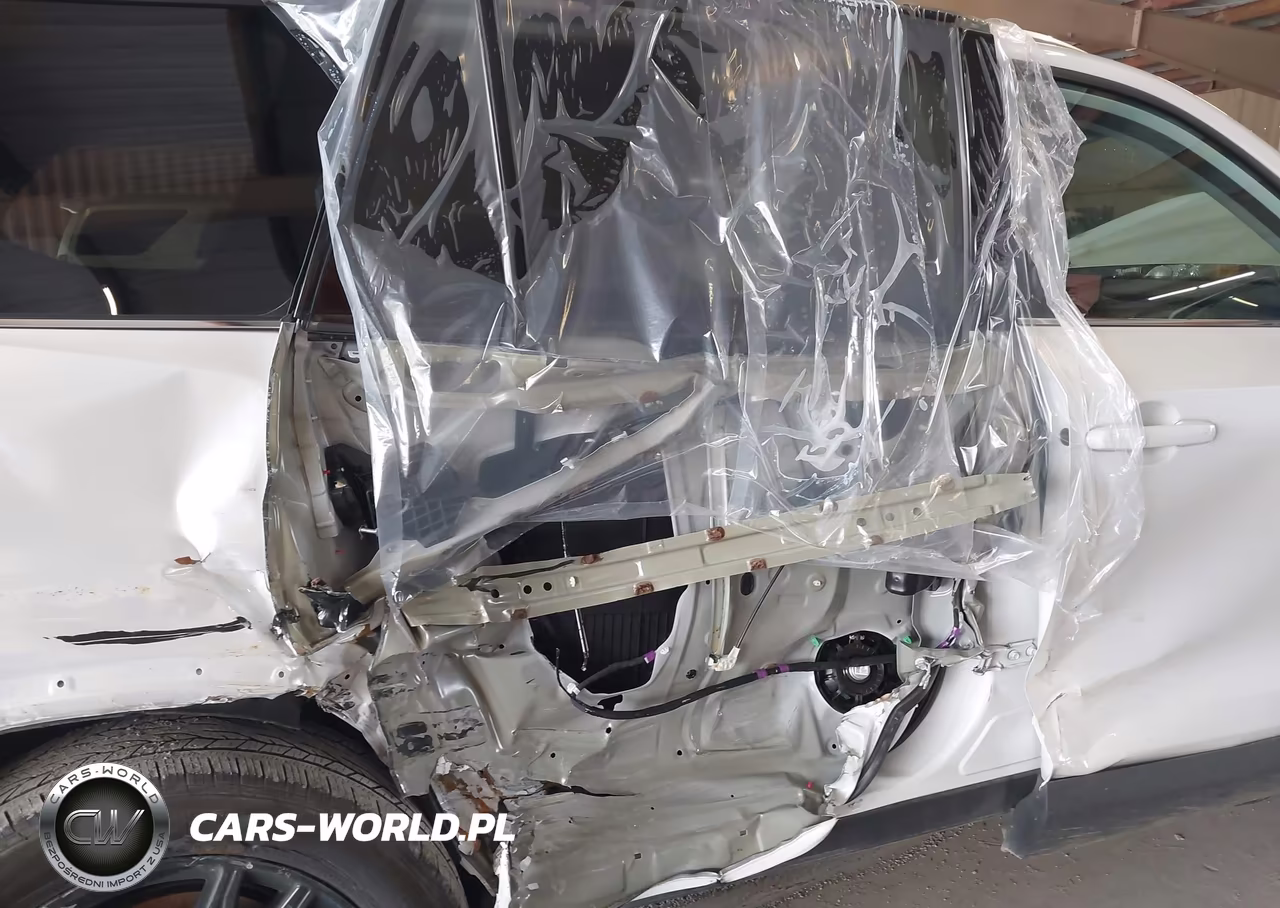 2025 Toyota Grand Highlander Hybrid Limited VIN:5TDACAB52SS060744 - 17