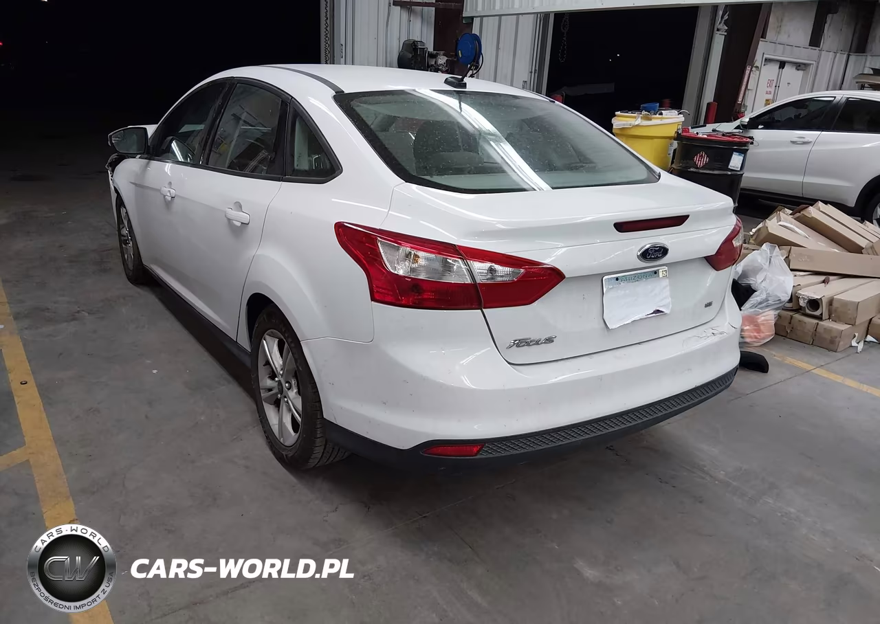 2014 Ford Focus Se VIN:1FADP3F26EL333791 - 3