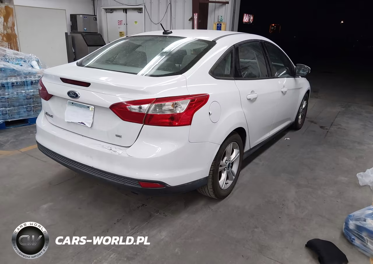 2014 Ford Focus Se VIN:1FADP3F26EL333791 - 4