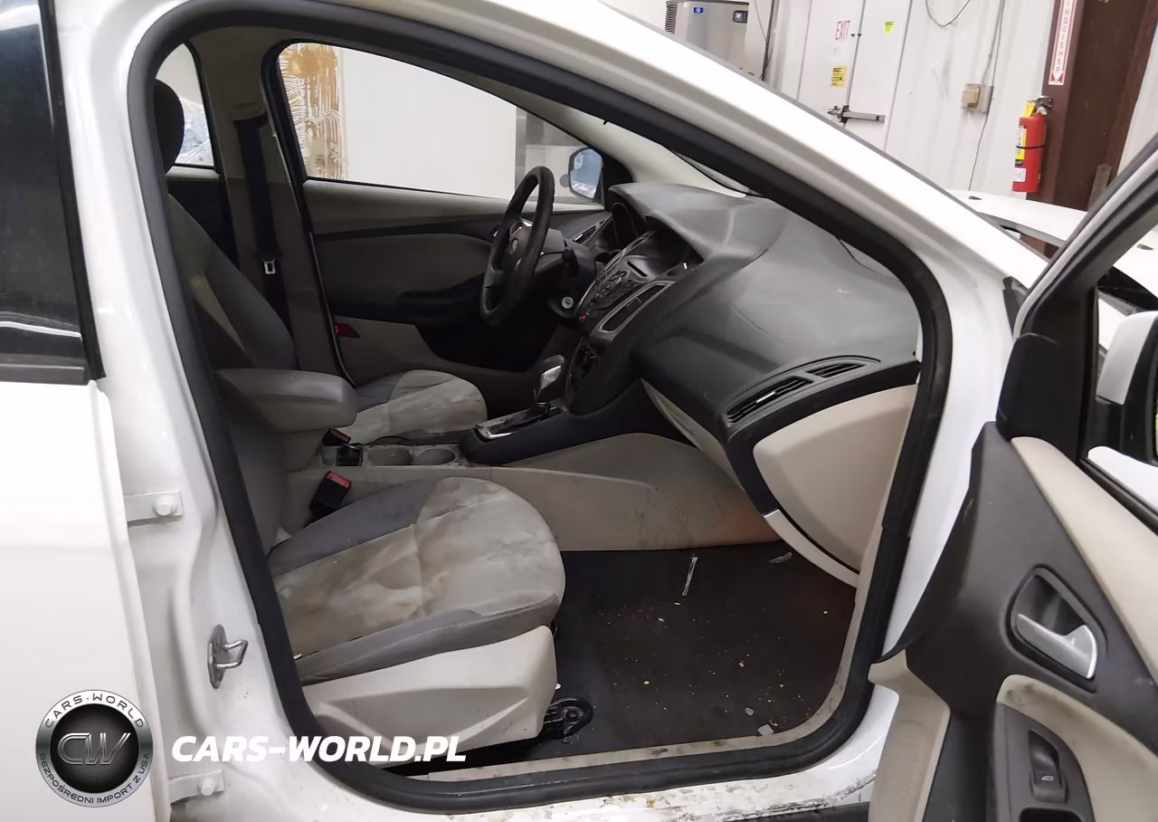 2014 Ford Focus Se VIN:1FADP3F26EL333791 - 5