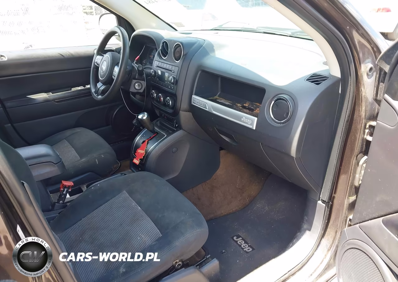 2014 Jeep Compass Sport VIN:1C4NJDBB6ED847131 - 5