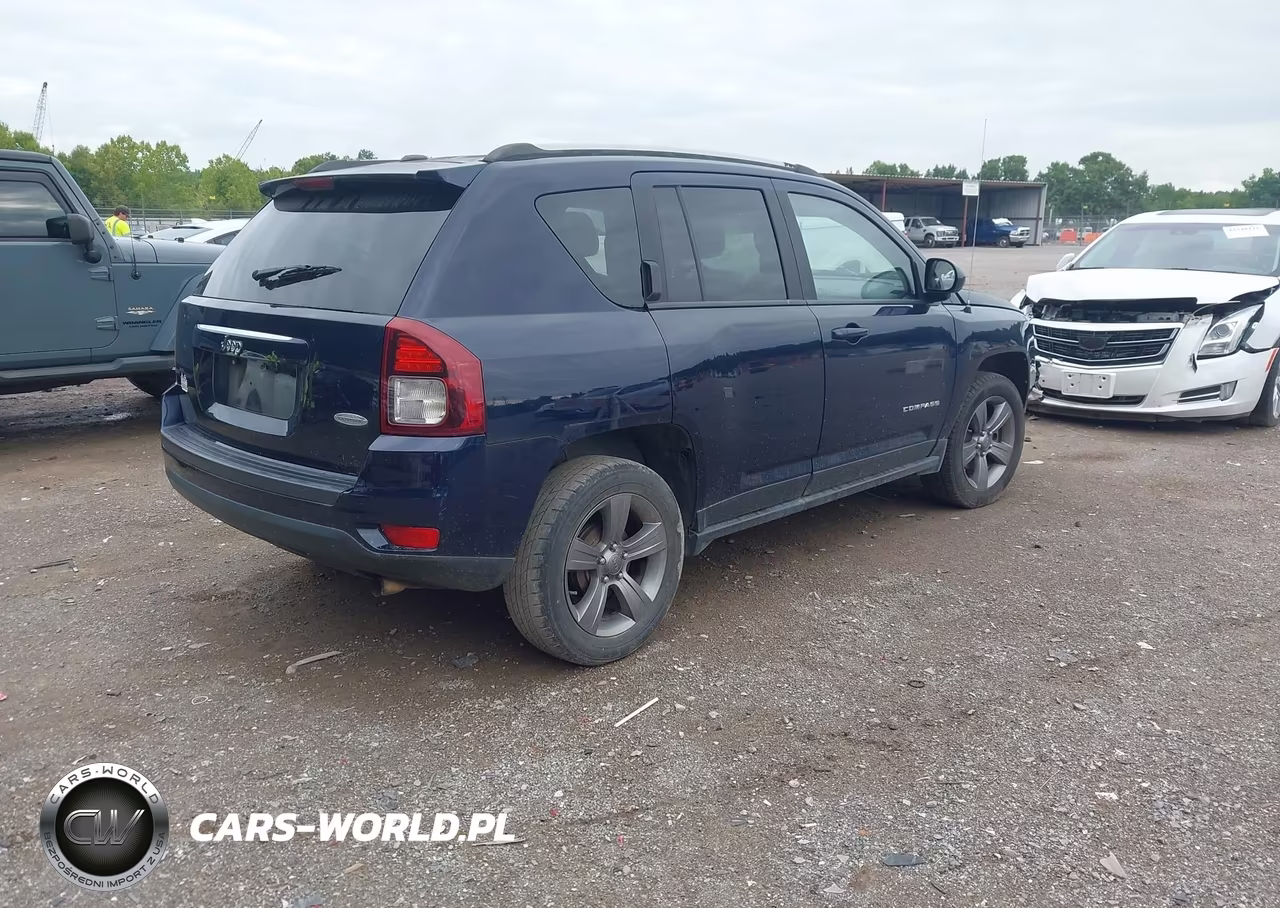 2017 Jeep Compass Latitude VIN:1C4NJCEA4HD116795 - 4