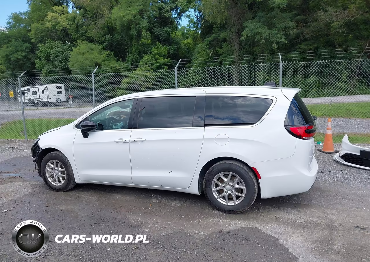 2027 Chrysler Pacifica VIN:2C4RC1BG2VR562753 - 14