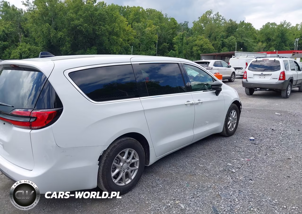 2027 Chrysler Pacifica VIN:2C4RC1BG2VR562753 - 4