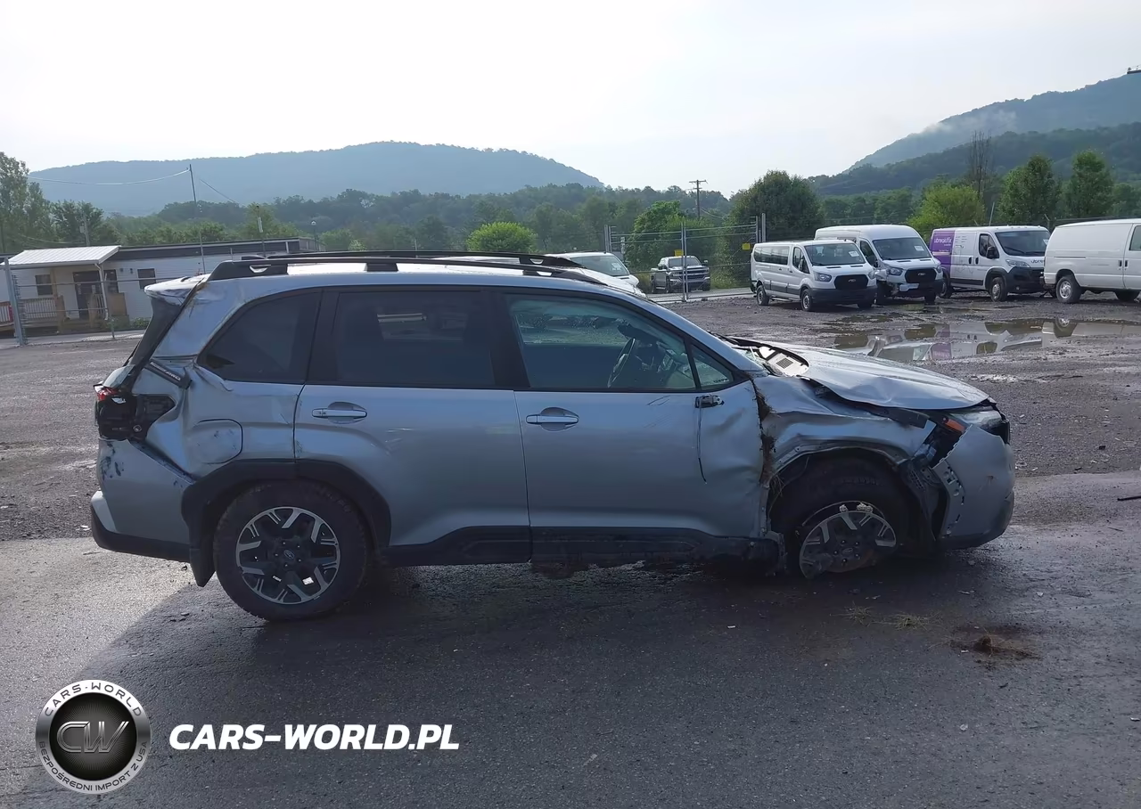 2025 Subaru Forester Premium VIN:JF2SLDDC7SH614044 - 14