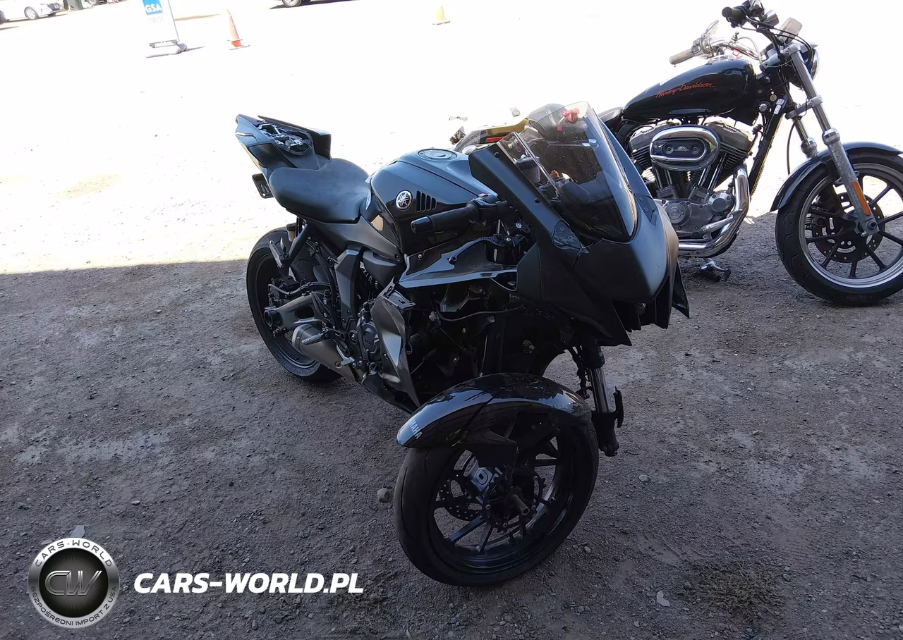 2025 Yamaha Yzfr7 – zdjęcie 1 z 13