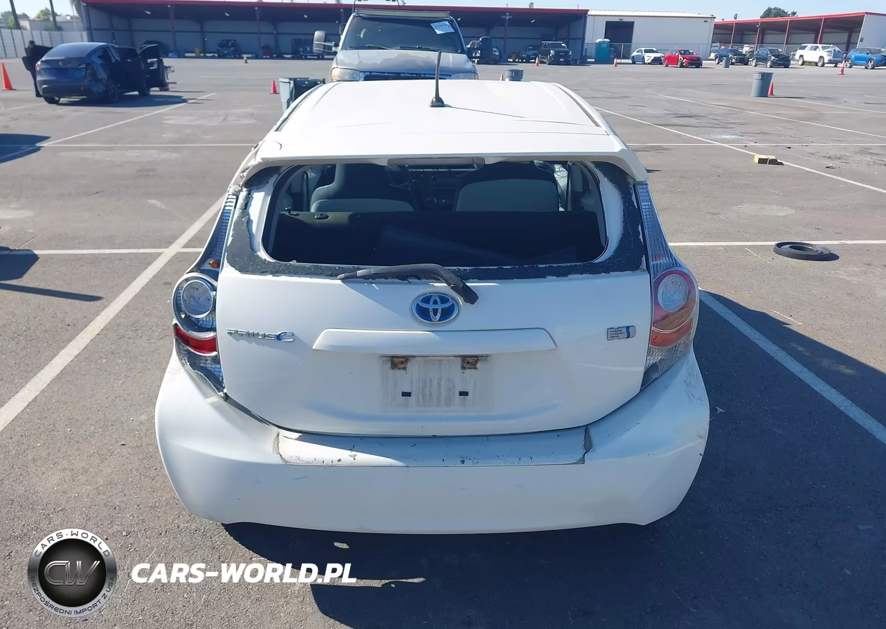 2014 Toyota Prius C One VIN:JTDKDTB39E1564057 - 17